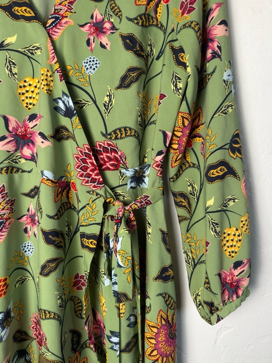 LOFT Multicolor Floral Wrap Dress with Pink and Yellow Accents 6P - Picture 6 of 9